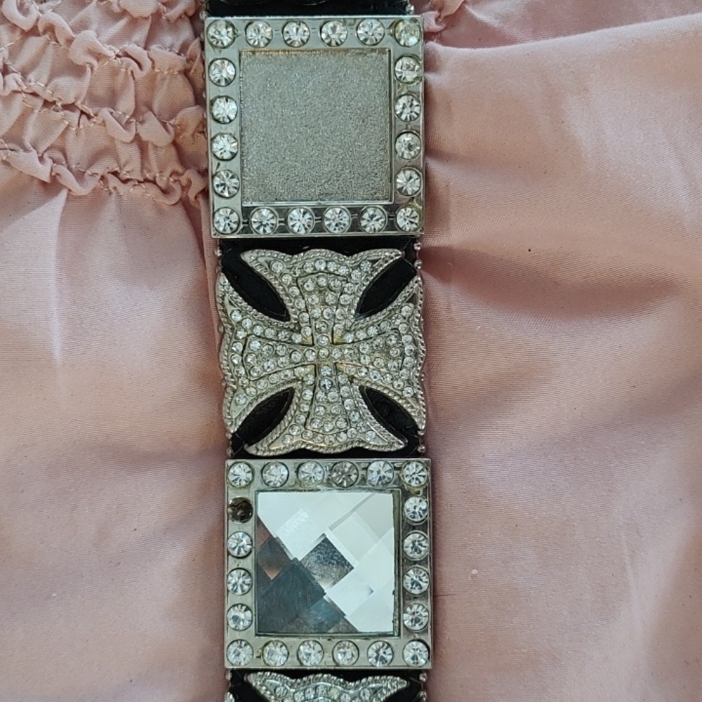 BLACK LEATHER SILVER and CRYSTAL EMBELLISHED BELT 36" - Picture 15 of 17